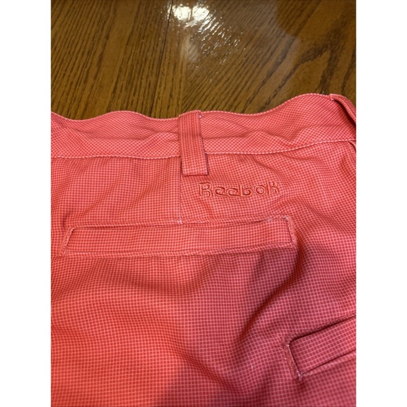 Reebok Golf Shorts Mens Sz 44 Plaid Flat Front Performance Stretch Casual Coral - Picture 9 of 9